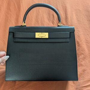 Elegant Black Leather Handbag